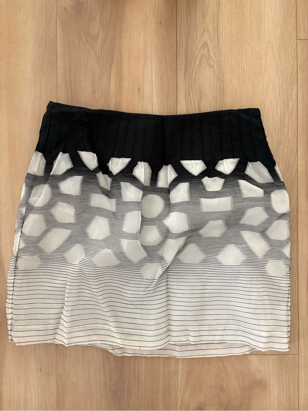DVF Black and White Patterned Women's Mini Skirt